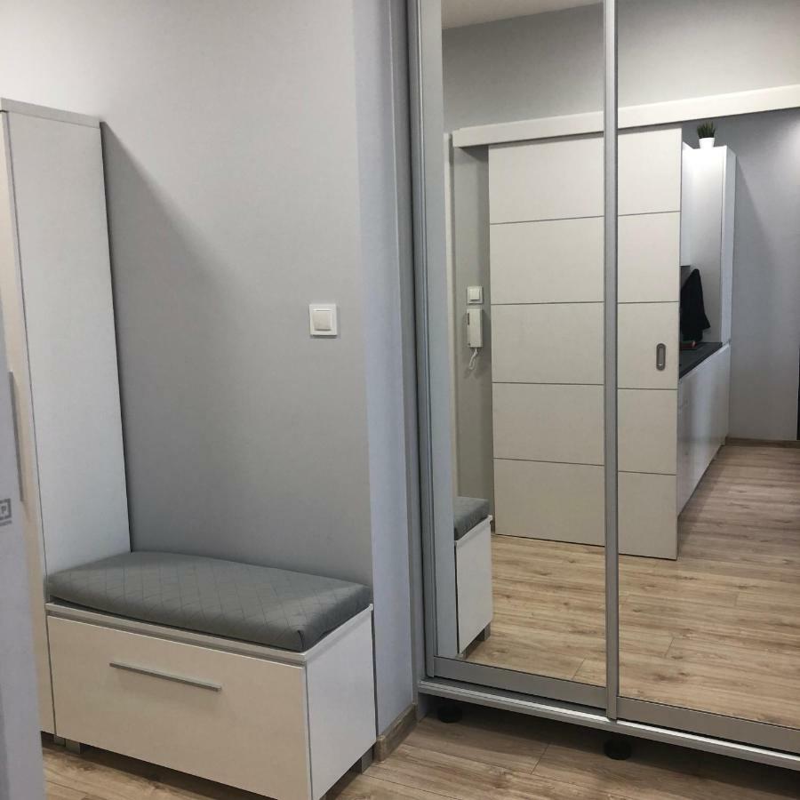 Klimatyzowany Apartament Roma Z Garazem Podziemnym Kielce Exteriér fotografie