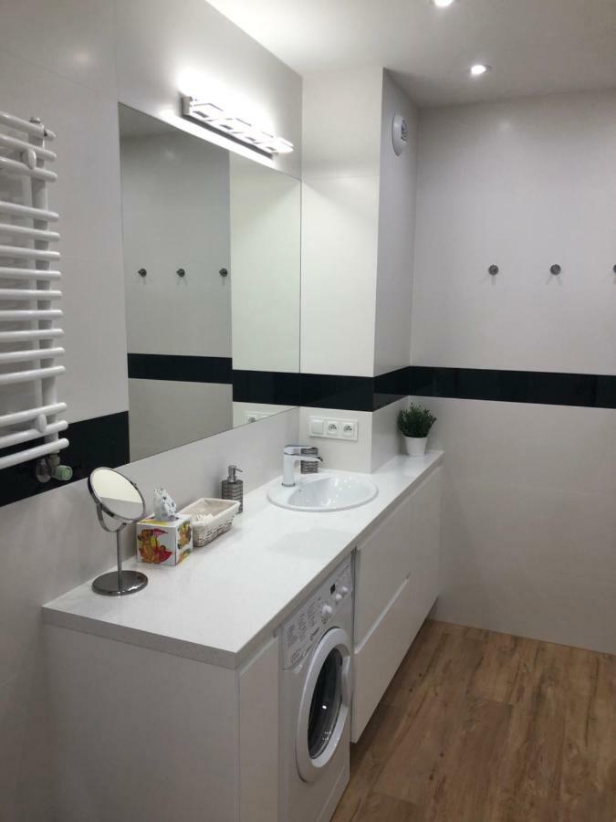 Klimatyzowany Apartament Roma Z Garazem Podziemnym Kielce Exteriér fotografie