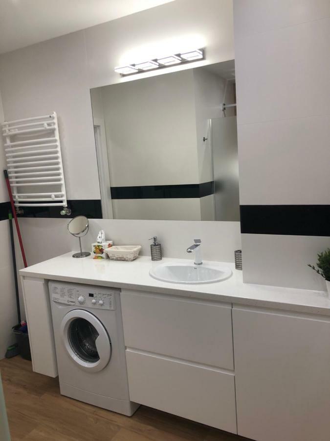 Klimatyzowany Apartament Roma Z Garazem Podziemnym Kielce Exteriér fotografie