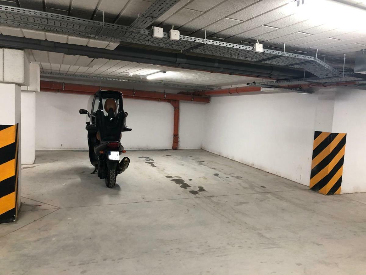 Klimatyzowany Apartament Roma Z Garazem Podziemnym Kielce Exteriér fotografie